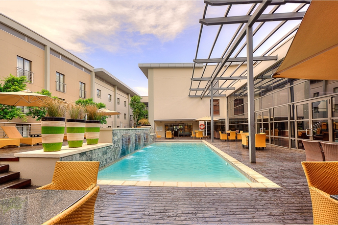 Imagen de la piscina del Hotel City Lodge At Or Tambo International Airport. Foto 16