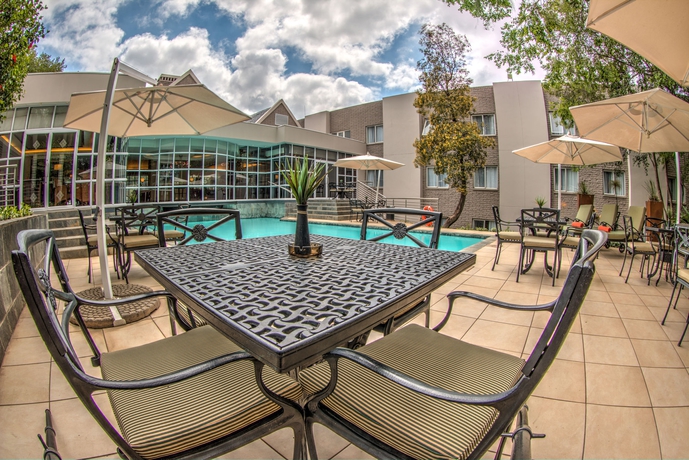 Imagen del bar/restaurante del Hotel City Lodge Bryanston. Foto 3