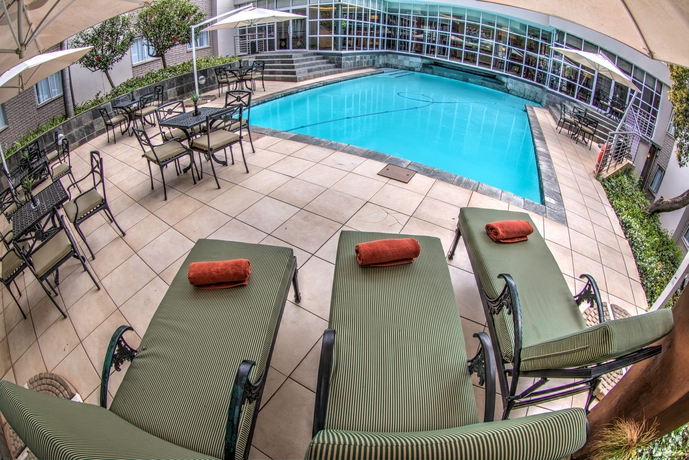 Imagen de la piscina del Hotel City Lodge Bryanston. Foto 15