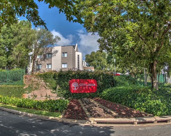 Imagen de los exteriores del Hotel City Lodge Bryanston. Foto 11