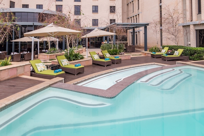 Imagen de la piscina del Hotel City Lodge Hatfield. Foto 19