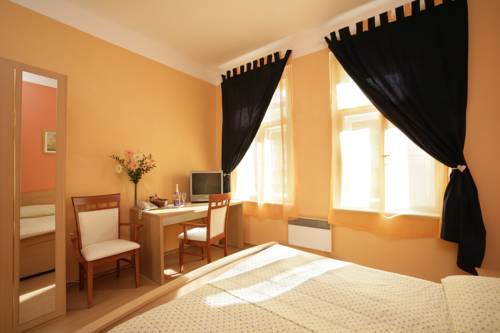 Imagen de la habitación del Hotel City Lounge Crown. Foto 5