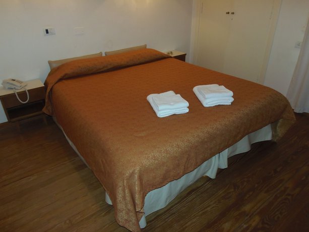 Imagen de la habitación del Hotel City Mar Del Plata. Foto 2