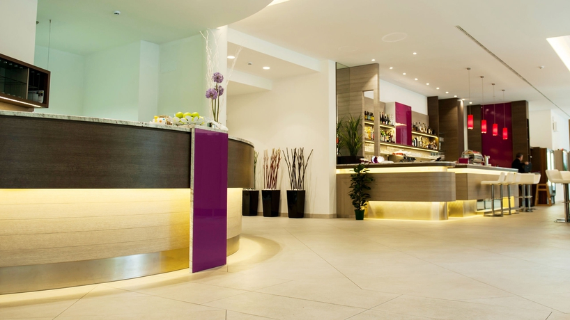 Imagen de los interiores del Hotel City Merano. Foto 14
