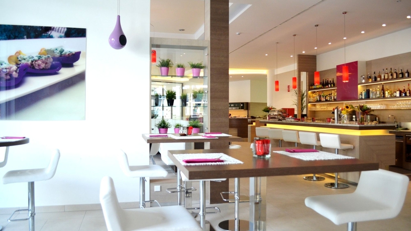 Imagen del bar/restaurante del Hotel City Merano. Foto 6