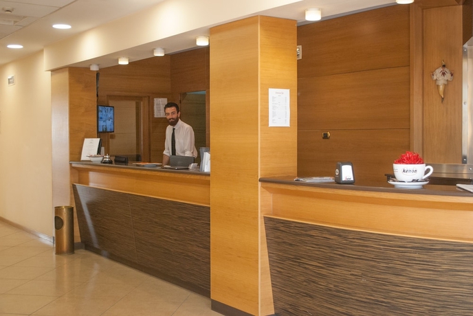 Imagen de los interiores del Hotel City, Nápoles. Foto 19