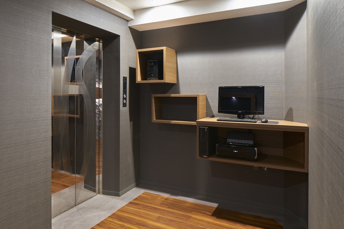 Imagen de los interiores del Hotel City N.u.t.s.. Foto 16