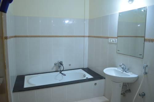 Imagen de la habitación del Hotel City Palace, Brahmapur. Foto 5