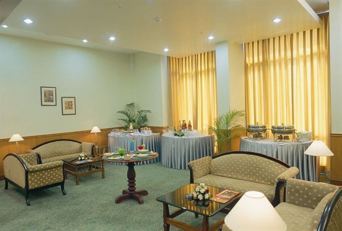 Imagen del bar/restaurante del Hotel City Park, Nueva Delhi. Foto 5