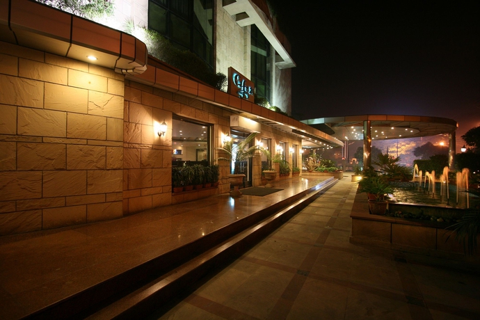 Imagen de los exteriores del Hotel City Park, Nueva Delhi. Foto 10