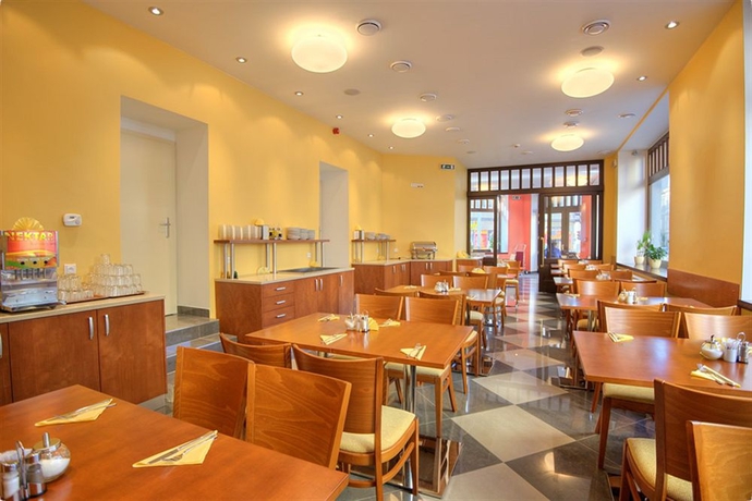 Imagen del bar/restaurante del Hotel City Partner Gloria. Foto 2