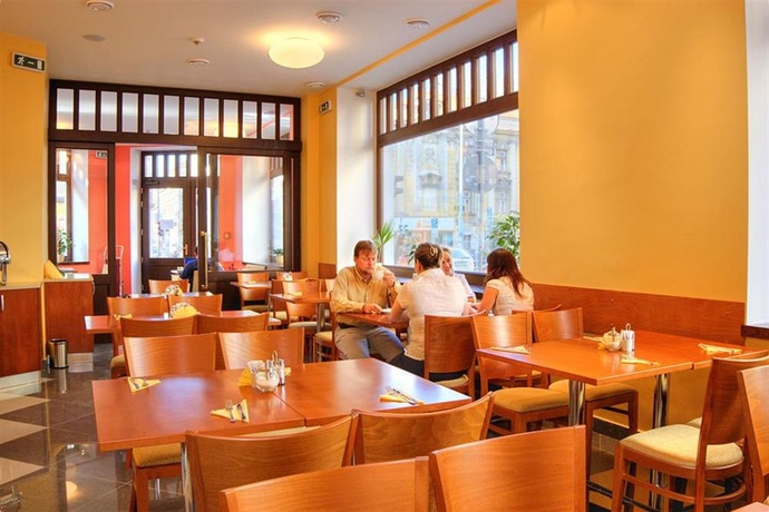 Imagen del bar/restaurante del Hotel City Partner Gloria. Foto 3