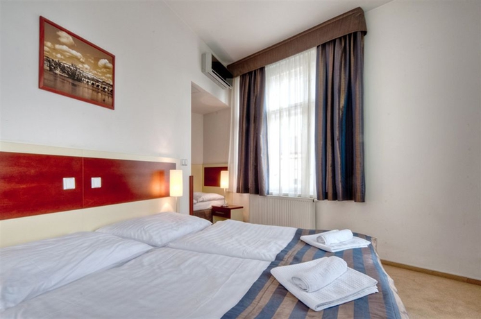 Imagen de la habitación del Hotel City Partner Gloria. Foto 9