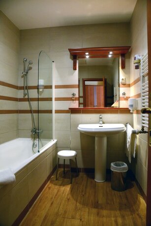 Imagen general del Hotel City Partner Park Pelikan. Foto 10