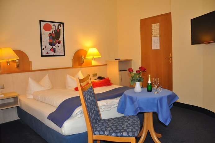 Imagen de la habitación del Hotel City Partner Strauss. Foto 10