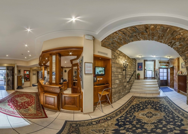 Imagen de los interiores del Hotel City Partner Strauss. Foto 18