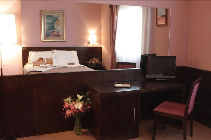 Imagen de la habitación del Hotel City, Piacenza. Foto 3
