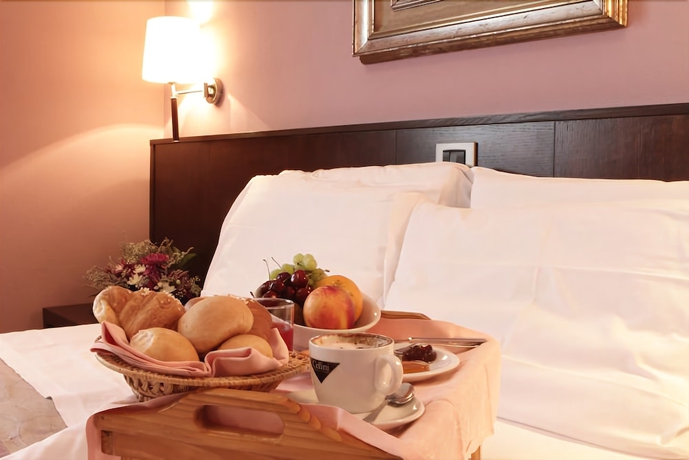 Imagen de la habitación del Hotel City, Piacenza. Foto 10
