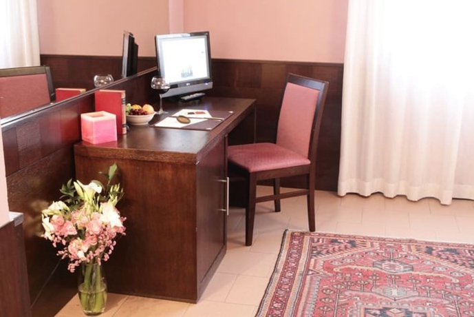 Imagen de la habitación del Hotel City, Piacenza. Foto 11