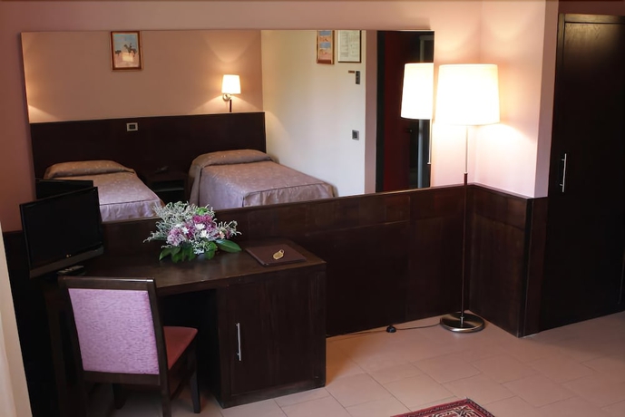 Imagen de la habitación del Hotel City, Piacenza. Foto 13