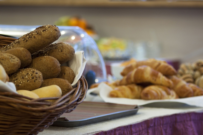 Imagen del bar/restaurante del Hotel City Pilvax. Foto 5