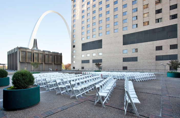 Imagen de los exteriores del Hotel City Place St. Louis - Downtown. Foto 8