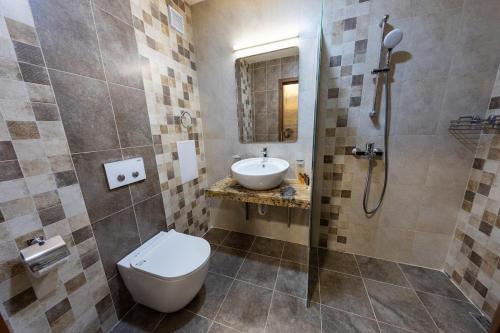 Imagen general del Hotel City Plaza, Botevgrad. Foto 2
