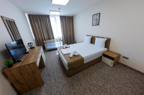 Imagen general del Hotel City Plaza, Botevgrad. Foto 6