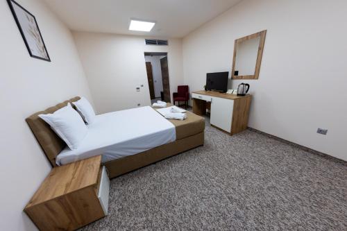 Imagen de la habitación del Hotel City Plaza, Botevgrad. Foto 15