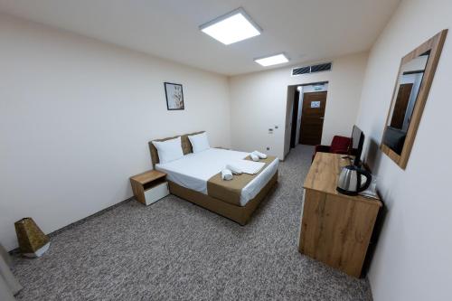 Imagen general del Hotel City Plaza, Botevgrad. Foto 8