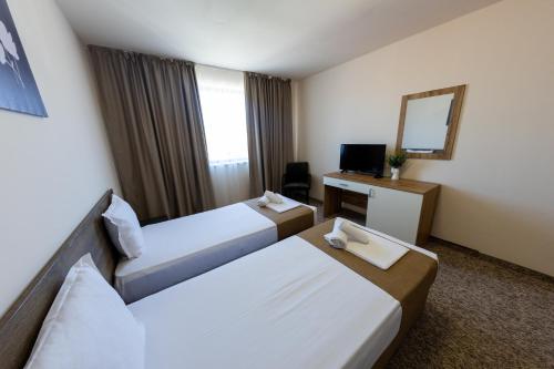 Imagen general del Hotel City Plaza, Botevgrad. Foto 10