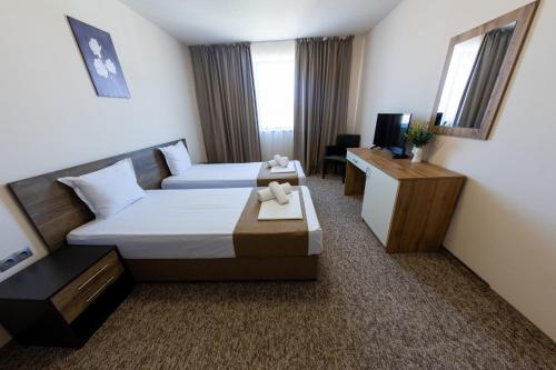 Imagen general del Hotel City Plaza, Botevgrad. Foto 11