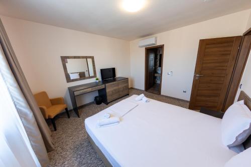Imagen de la habitación del Hotel City Plaza, Botevgrad. Foto 20