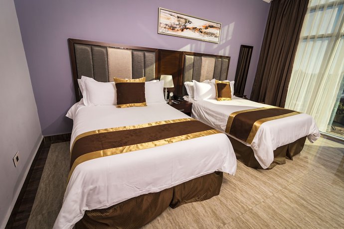 Imagen de la habitación del Hotel City Plaza and Suites. Foto 3