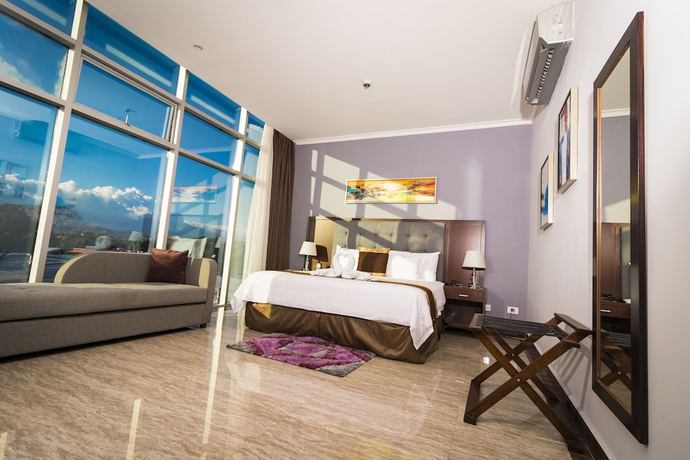 Imagen de la habitación del Hotel City Plaza and Suites. Foto 4