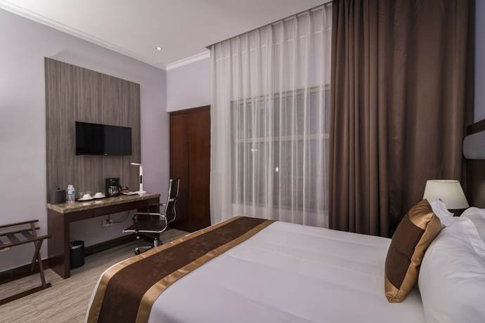 Imagen de la habitación del Hotel City Plaza and Suites. Foto 7