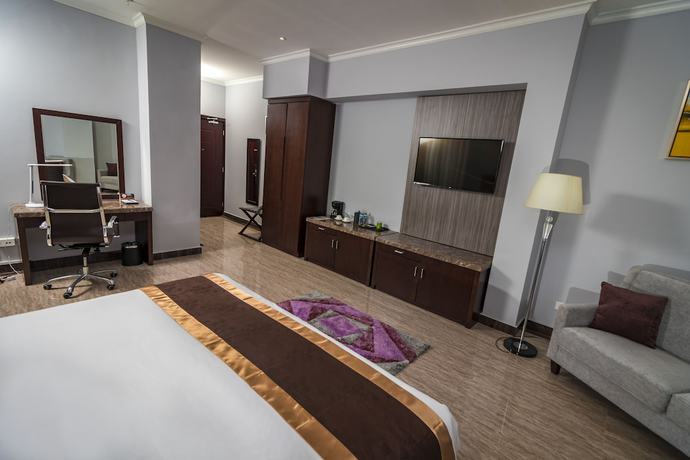 Imagen de la habitación del Hotel City Plaza and Suites. Foto 8