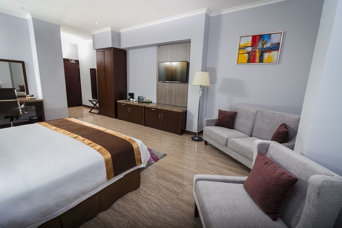 Imagen de la habitación del Hotel City Plaza and Suites. Foto 11