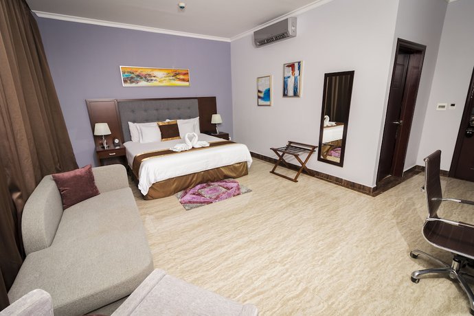 Imagen de la habitación del Hotel City Plaza and Suites. Foto 17