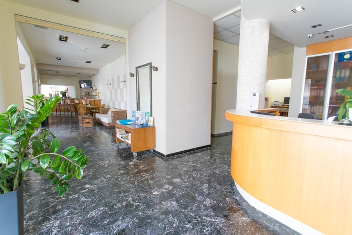 Imagen de los interiores del Hotel City Plus Rhodes. Foto 18