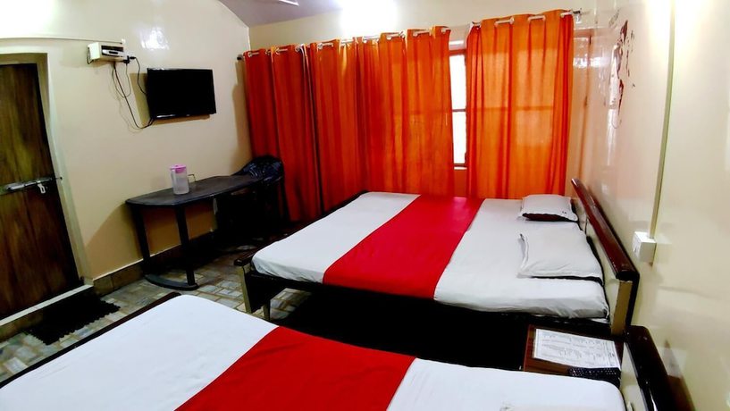 Imagen de la habitación del Hotel City, Prayagraj. Foto 6