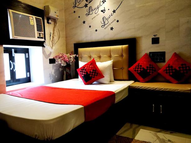 Imagen de la habitación del Hotel City, Prayagraj. Foto 17
