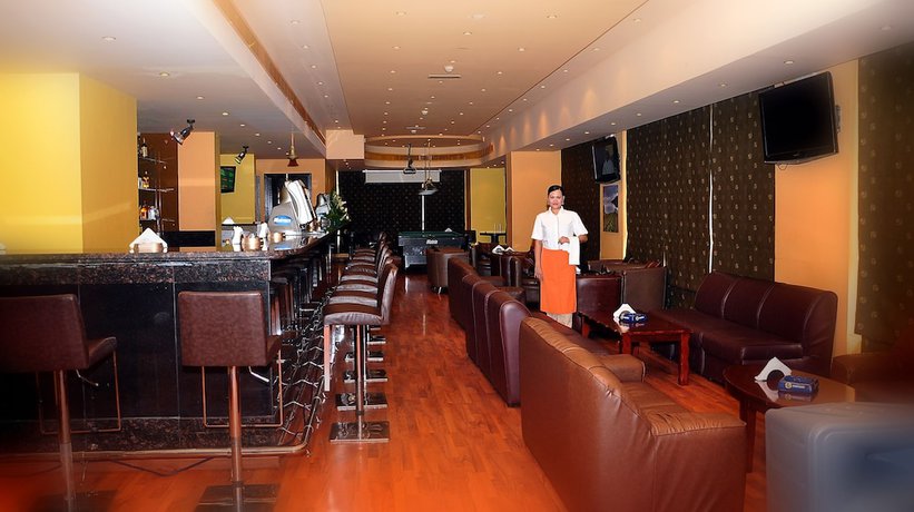 Imagen del bar/restaurante del Hotel City, RAS AL KHAIMAH. Foto 6