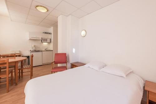 Imagen de la habitación del Hotel City R&eacute;sidence Termalia. Foto 5