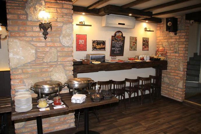 Imagen del bar/restaurante del Hotel City Ring. Foto 3