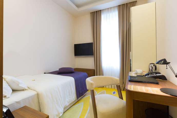 Imagen de la habitación del Hotel City Savoy. Foto 8