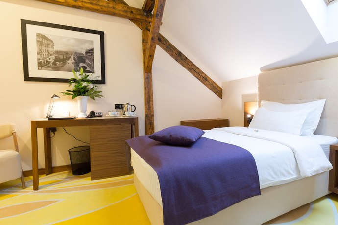 Imagen de la habitación del Hotel City Savoy. Foto 12