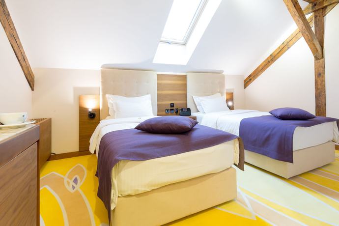 Imagen de la habitación del Hotel City Savoy. Foto 13