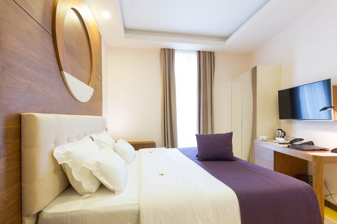 Imagen de la habitación del Hotel City Savoy. Foto 14