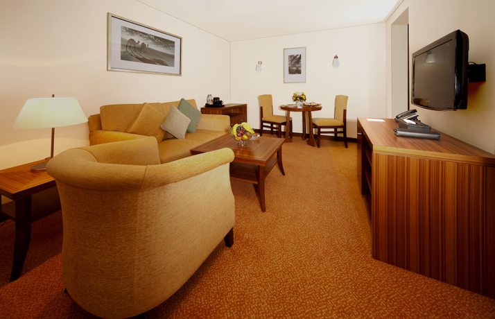 Imagen de la habitación del Hotel City Seasons Al Hamra. Foto 16